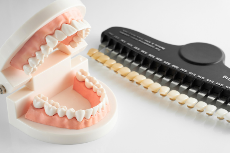 ホワイトニングで使用する機材|refino dental