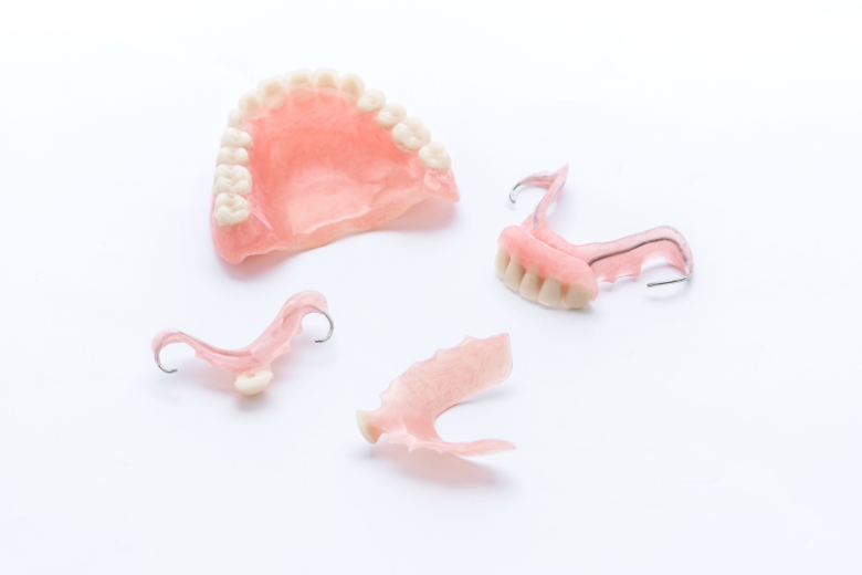 保険入れ歯|refino dental
